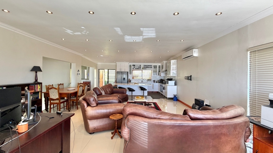 3 Bedroom Property for Sale in Mountainside Western Cape